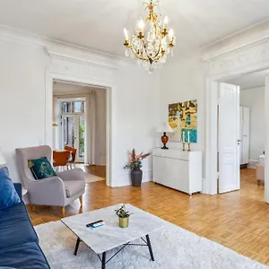 Apartment Elegant With Prime Location In Osterbro, Copenhagen
